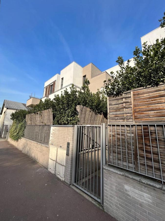 Modern And Bright Apartment Near Paris La Courneuve Bagian luar foto